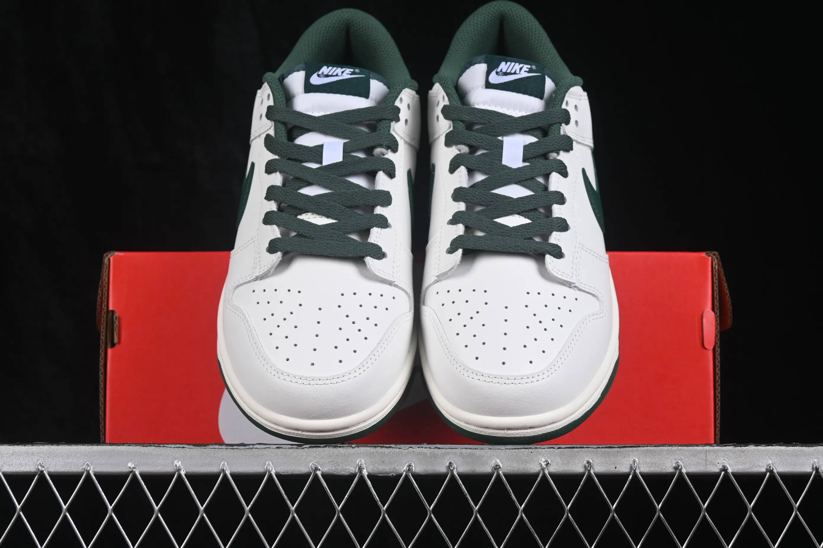 All categories Nk SB Dunk series Nk SB Dunk Low low-top sneakers Nike SB Dunk Low white green low-top casual sneakers HF5441-115
